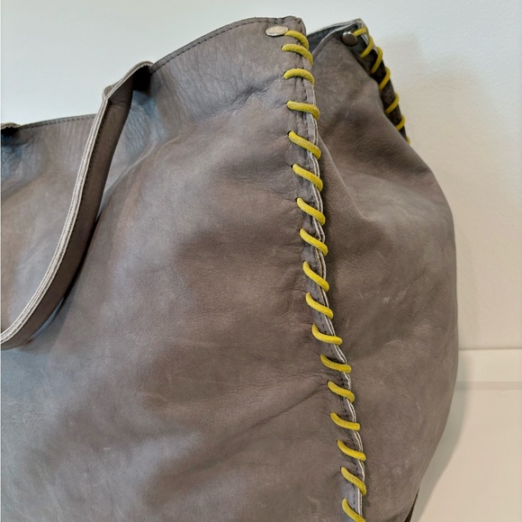 AMAZING Let & Her Oversized Gray Aztec 100% Leather Bag - Picture 6 of 12